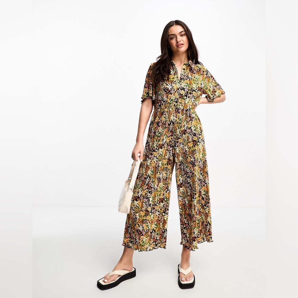 ASOS DESIGN Plisse Smock Collar Floral Jumpsuit